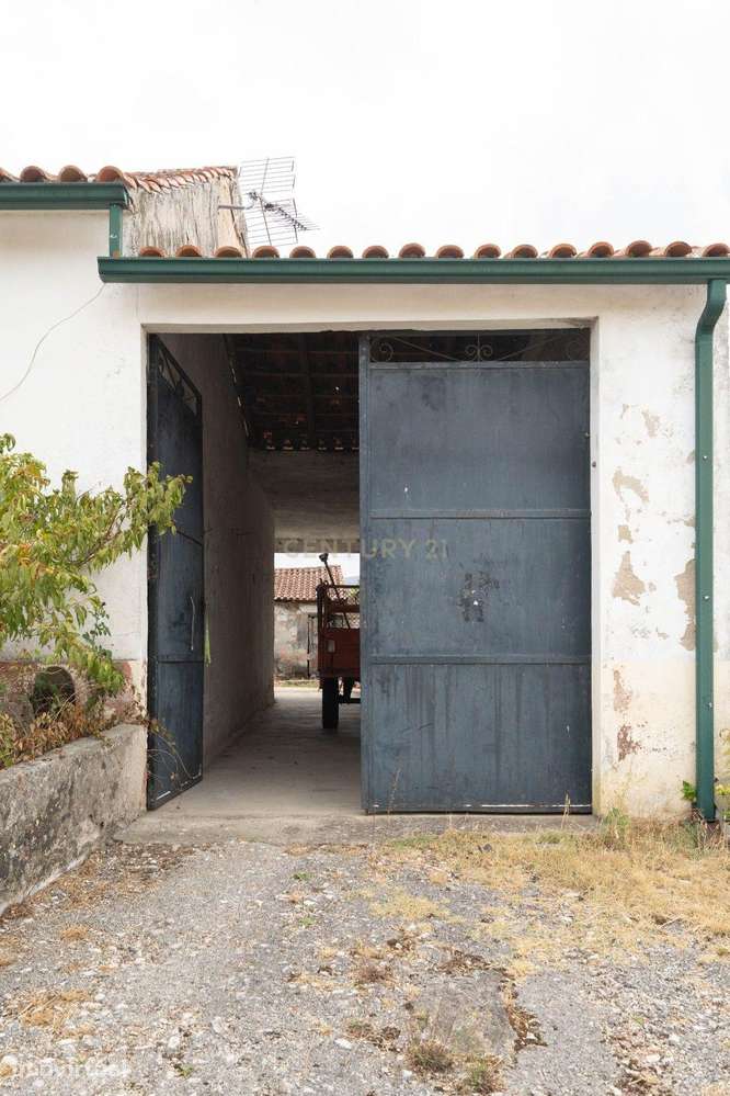 Oportunidade em Lousã: Casa para Recuperar com 3 Quartos - Grande imagem: 4/52