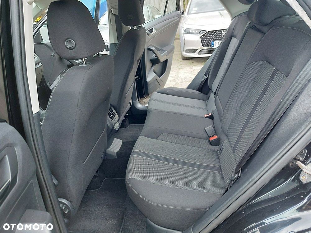 Volkswagen T-Roc - 14
