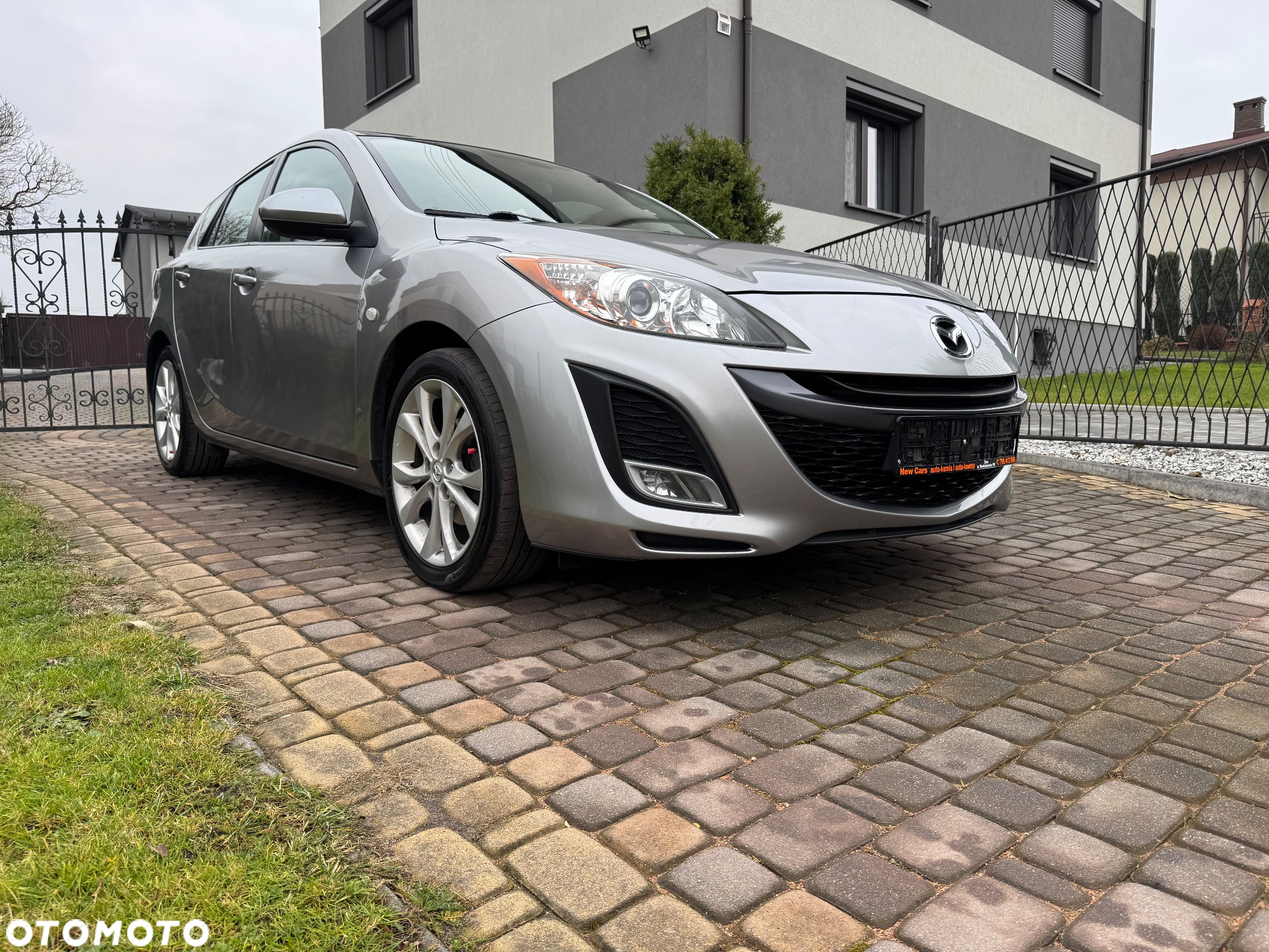 Mazda 3 1.6 Exclusive + - 5