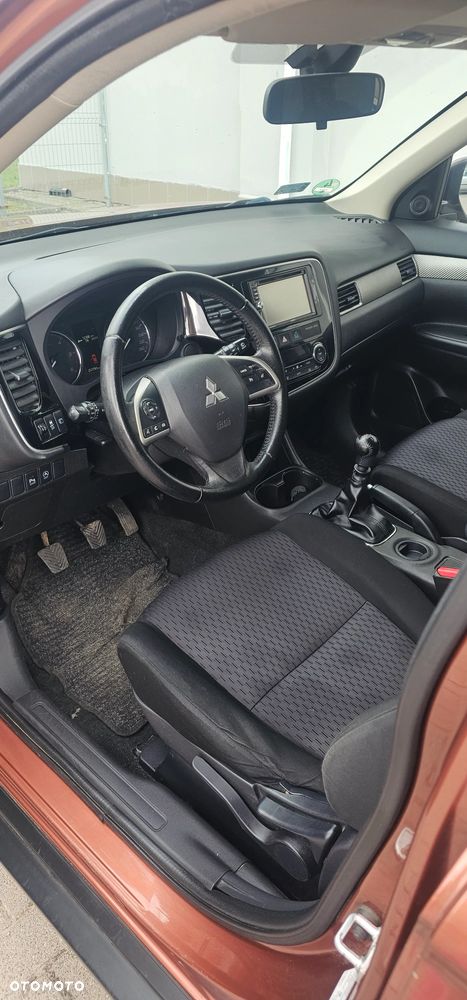 Mitsubishi Outlander 2.2 DID Intense + - 9