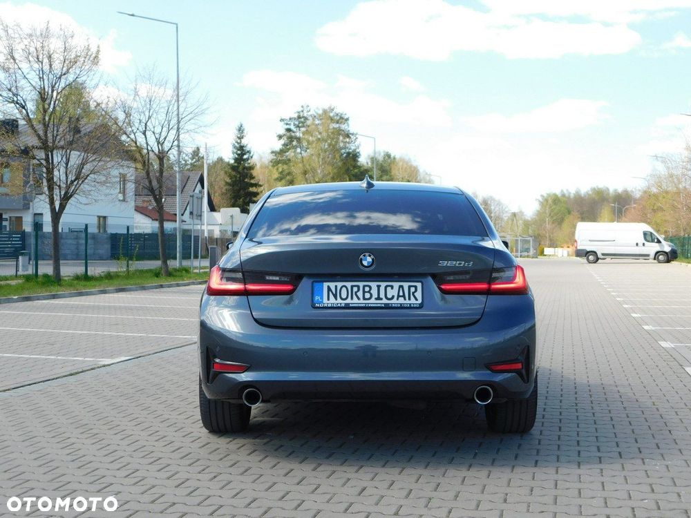 BMW Seria 3 320d Sport Line Shadow sport - 31