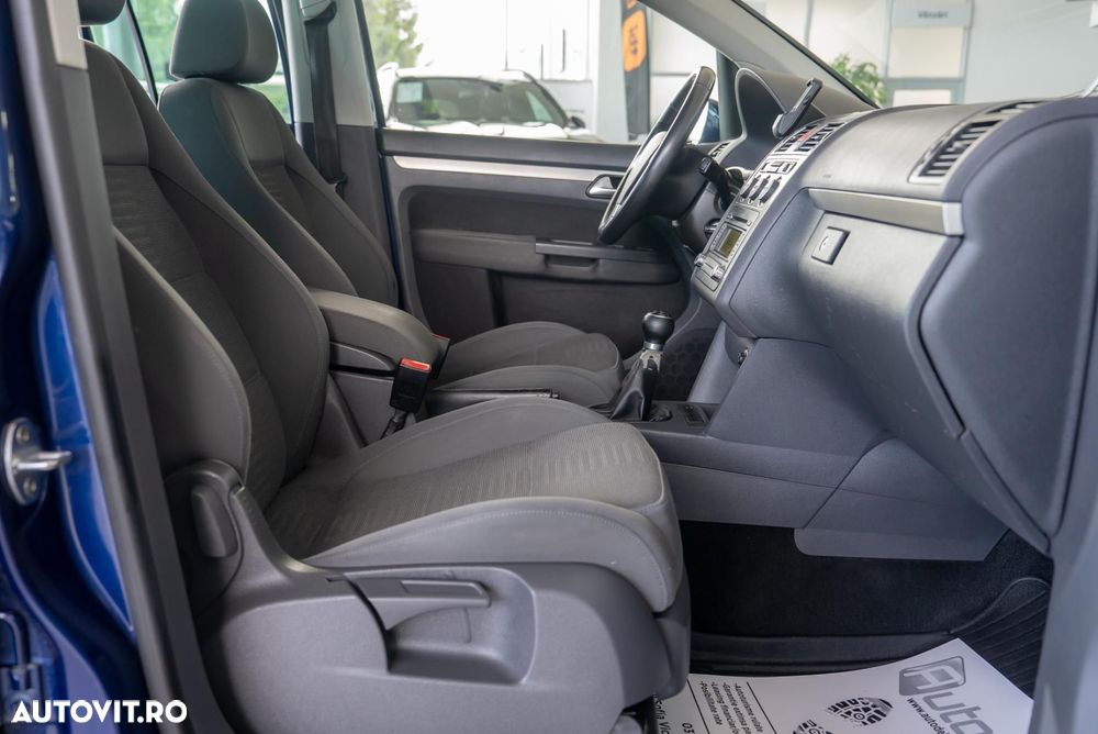 Volkswagen Touran - 13