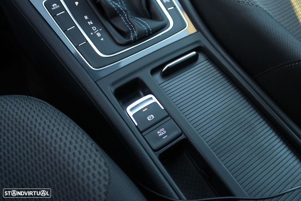 VW e-Golf AC/DC - 17