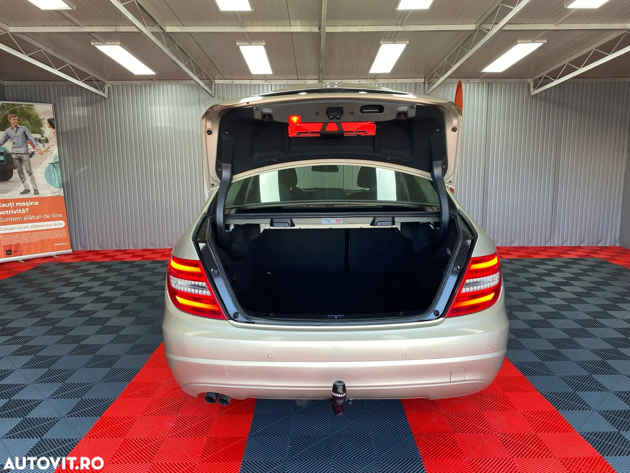 Mercedes-Benz C - 19