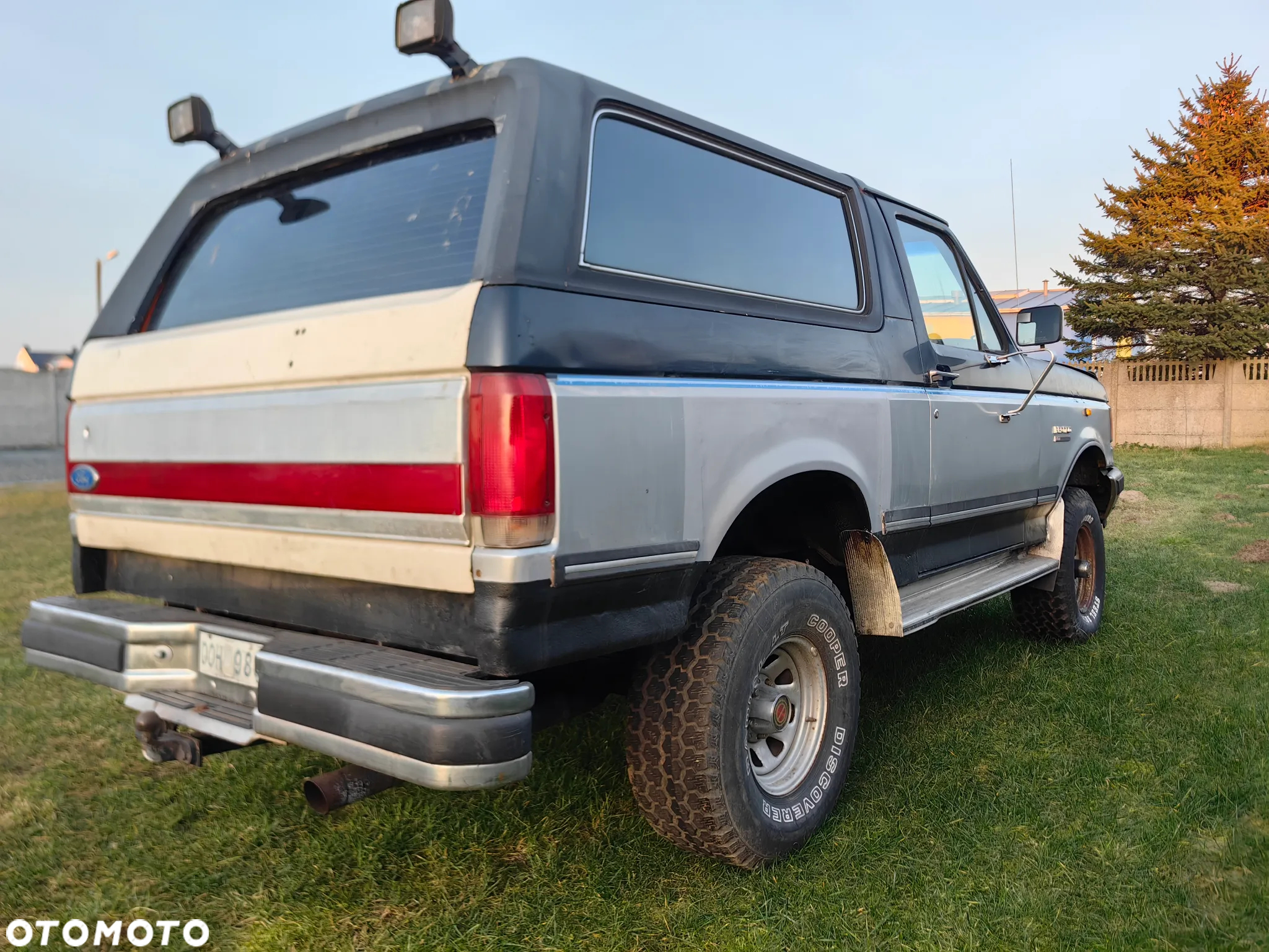 Ford Bronco - 3
