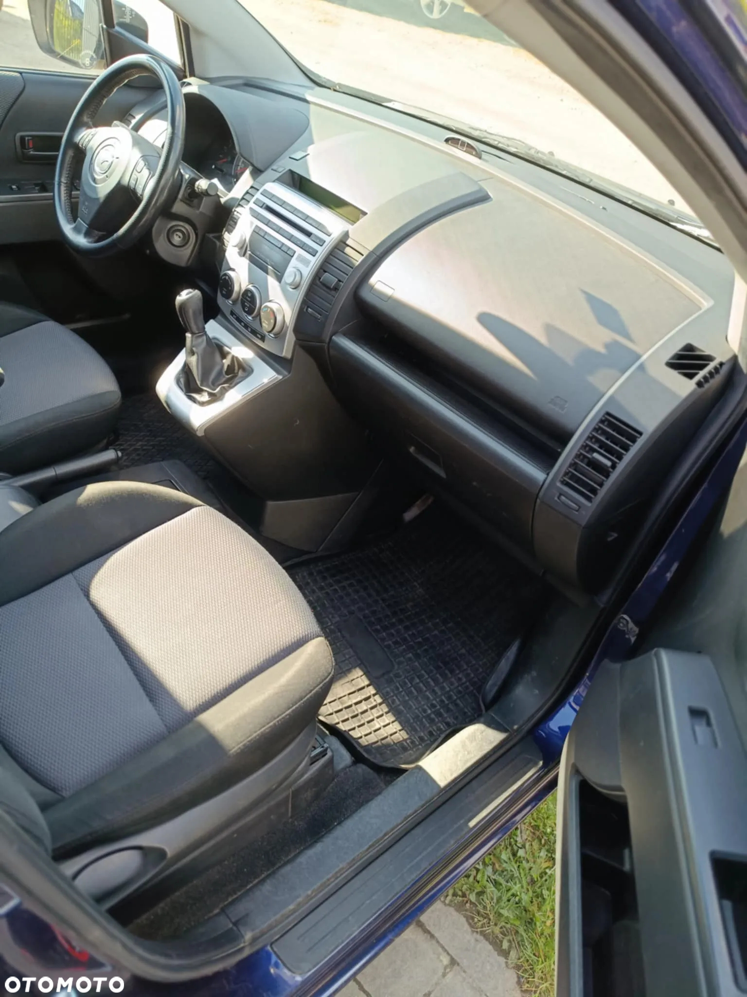 Mazda 5 - 8