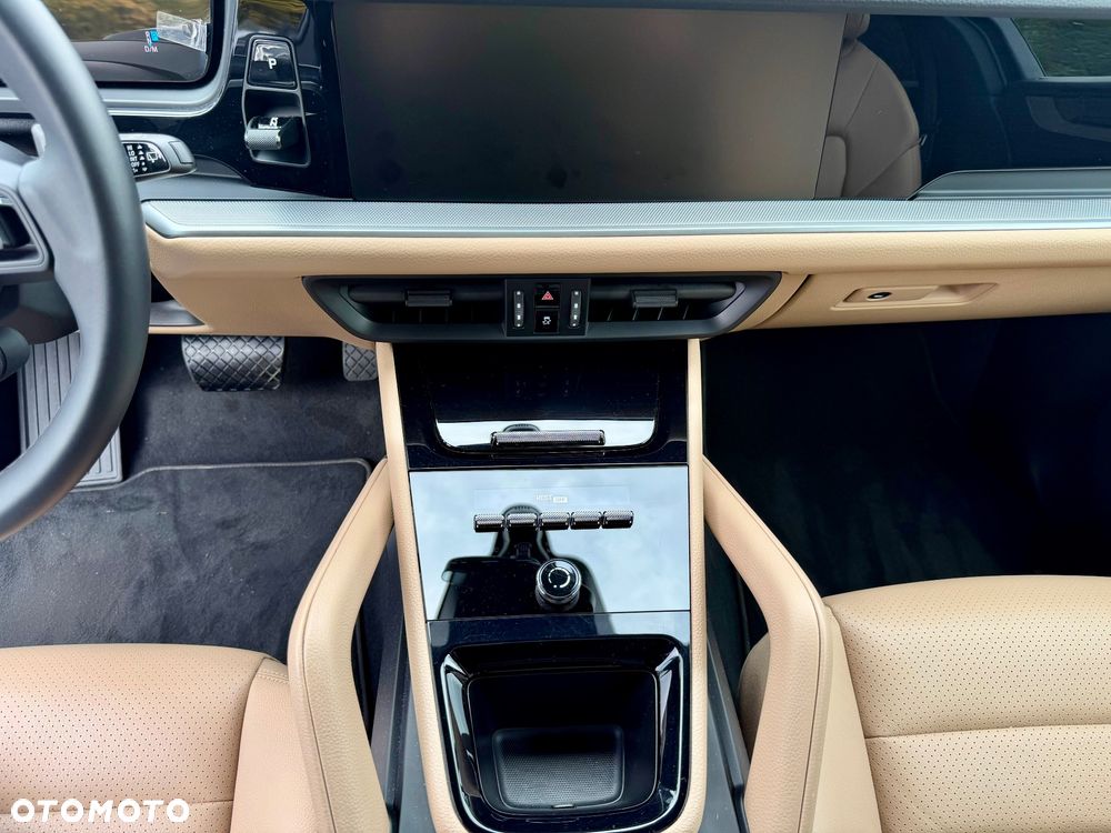 Porsche Cayenne - 25