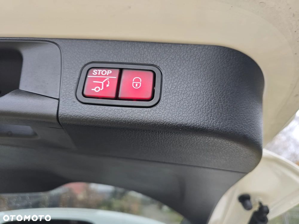 Mercedes-Benz GLB 250 Progressive 8G-DCT - 21