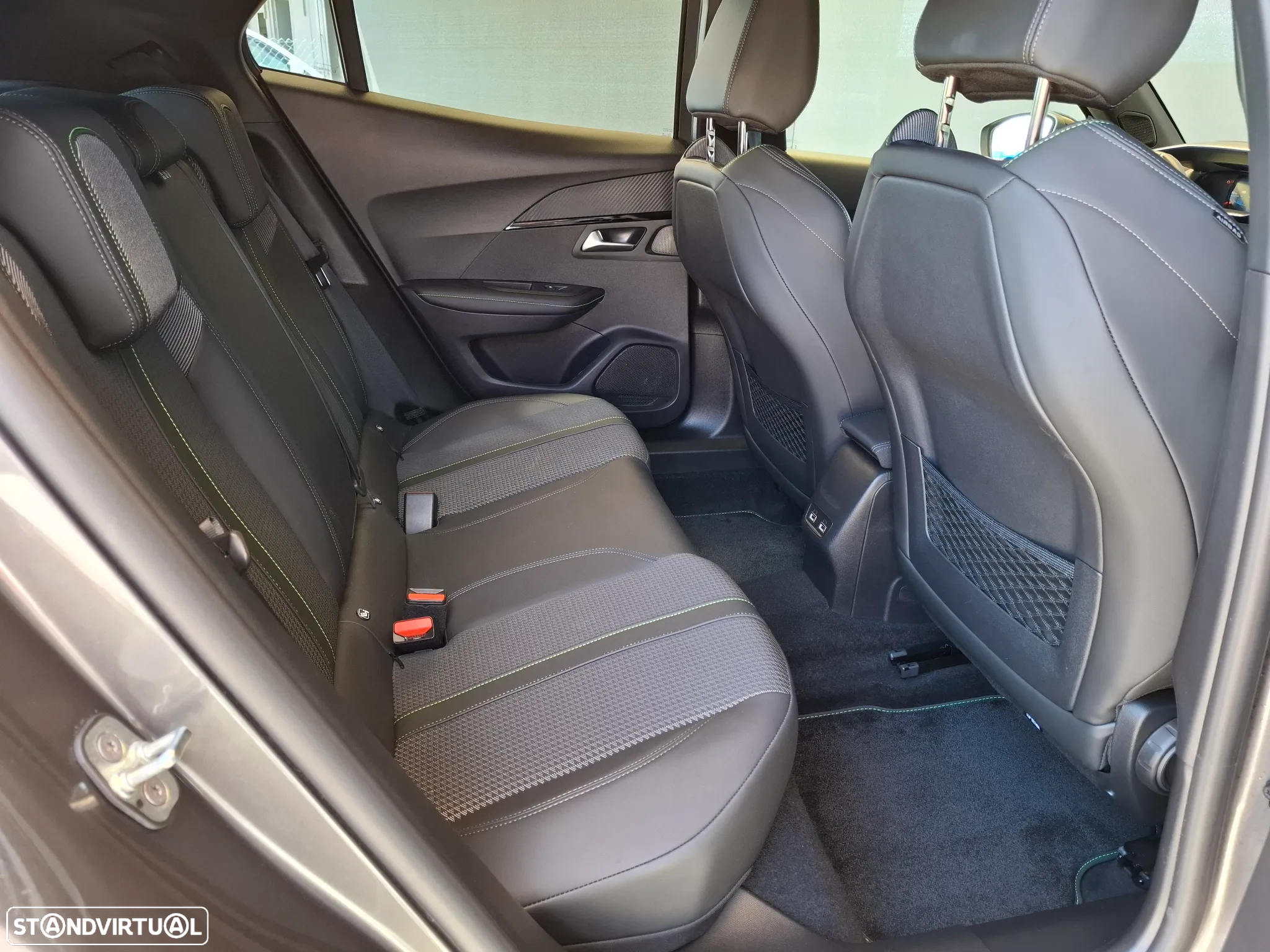 Peugeot 2008 1.2 PureTech GT Line EAT8 - 34