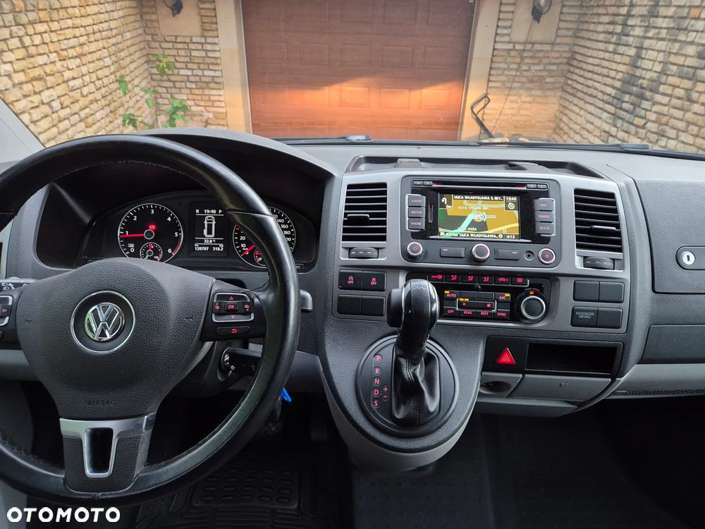 Volkswagen Caravelle - 15