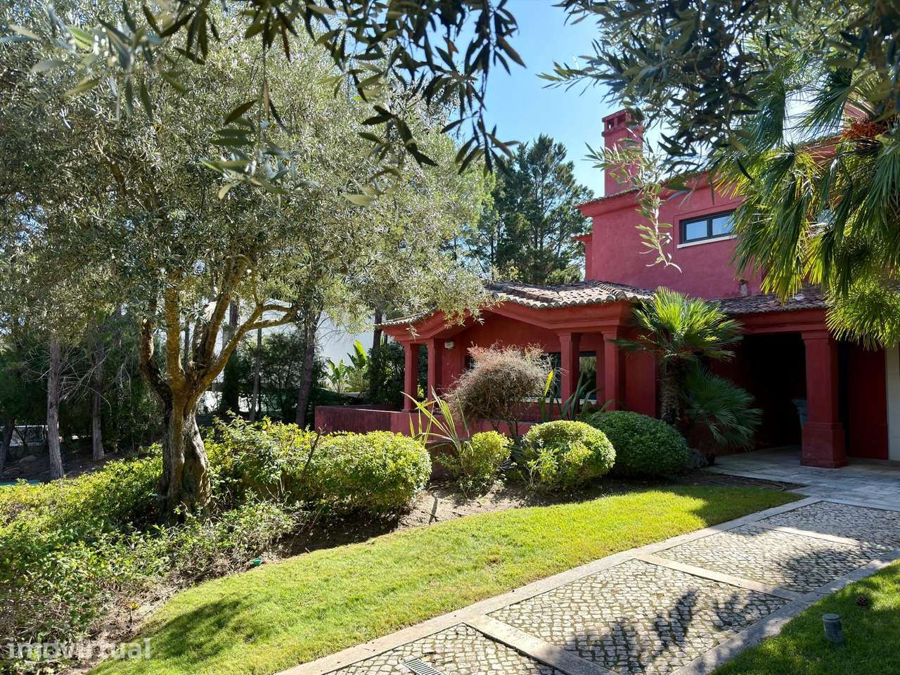 Moradia de Luxo com Piscina Privada na Quinta Patino, Estoril - Grande imagem: 4/60