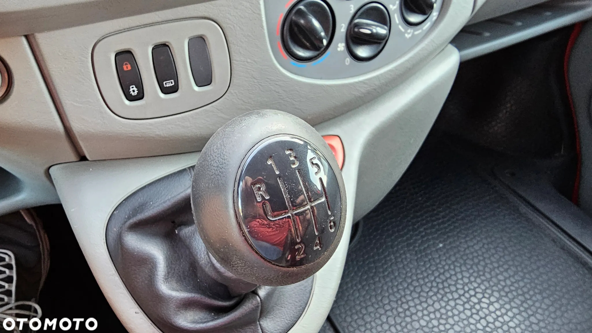 Opel Vivaro - 22