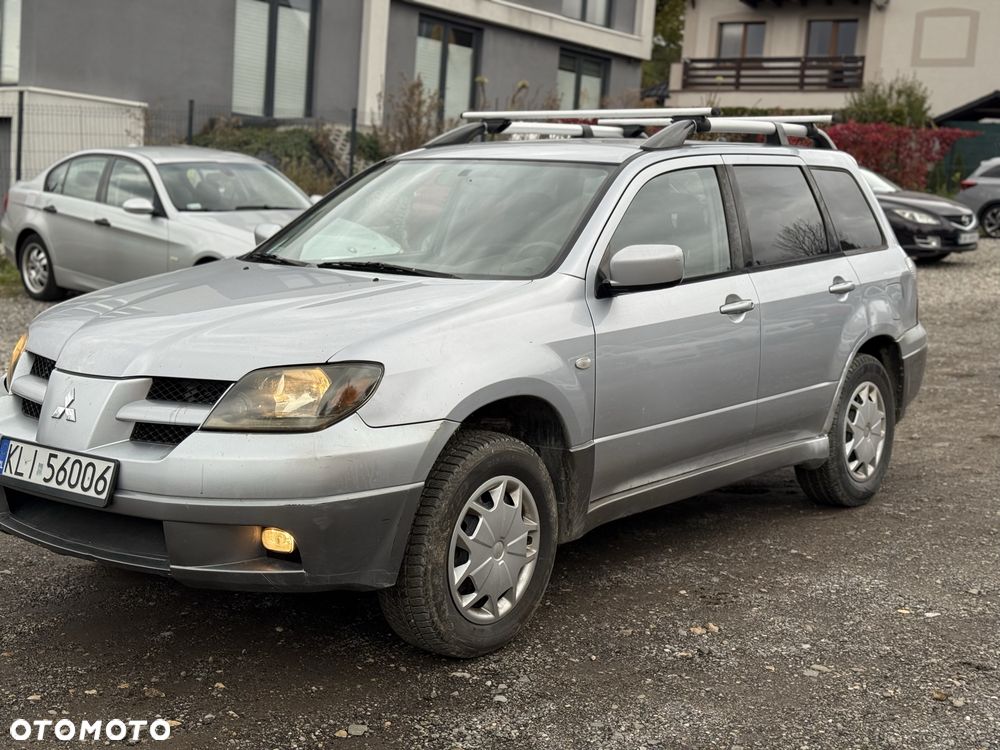 Mitsubishi Outlander - 1