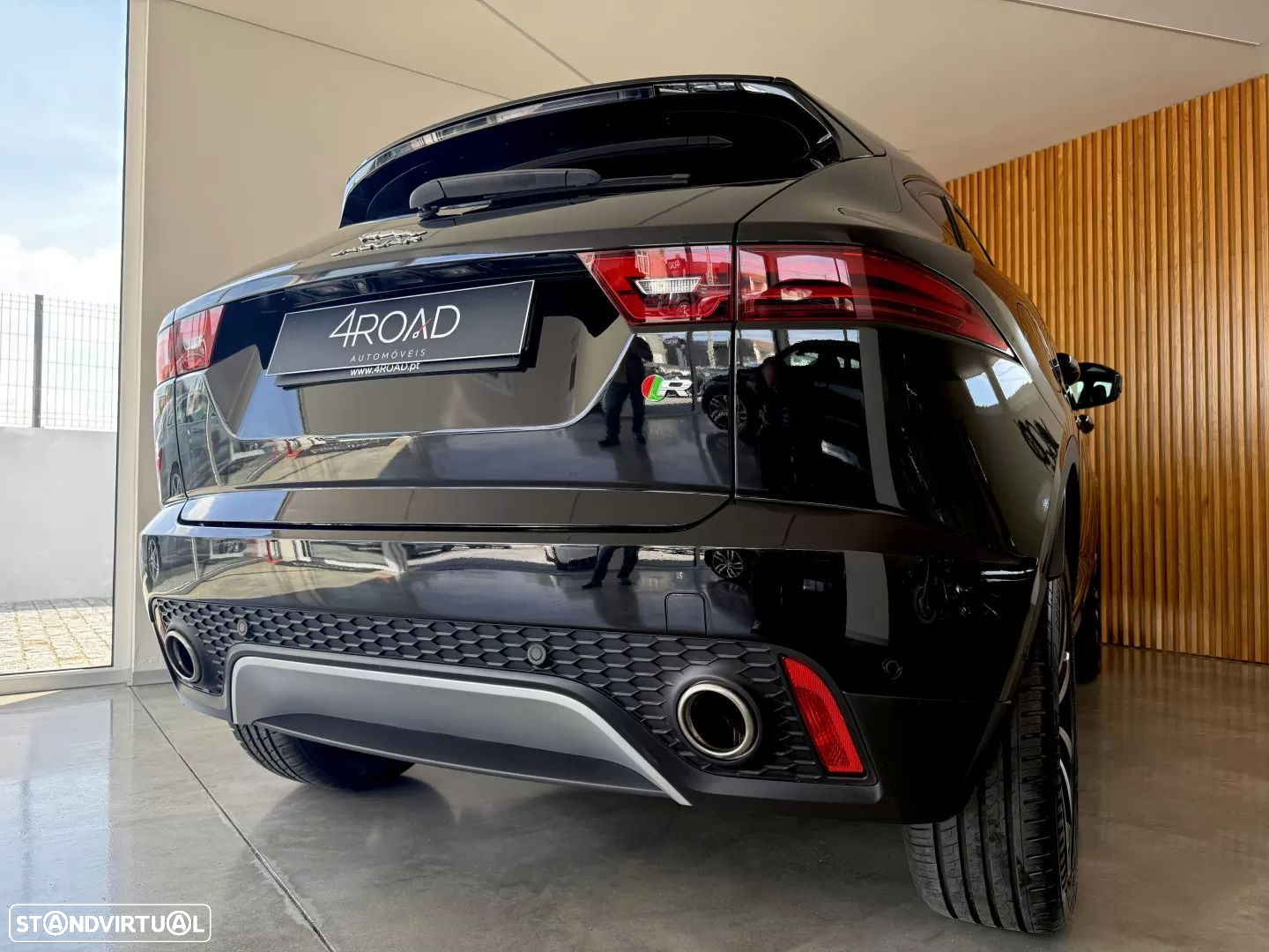 Jaguar E-Pace 2.0 i4D R-Dynamic SE - 39