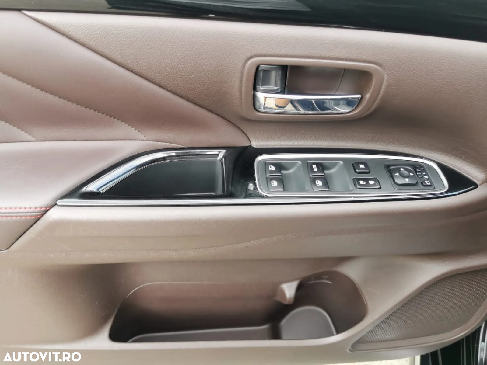 Mitsubishi Outlander 2.0 4WD Plug-In Hybrid Top - 20