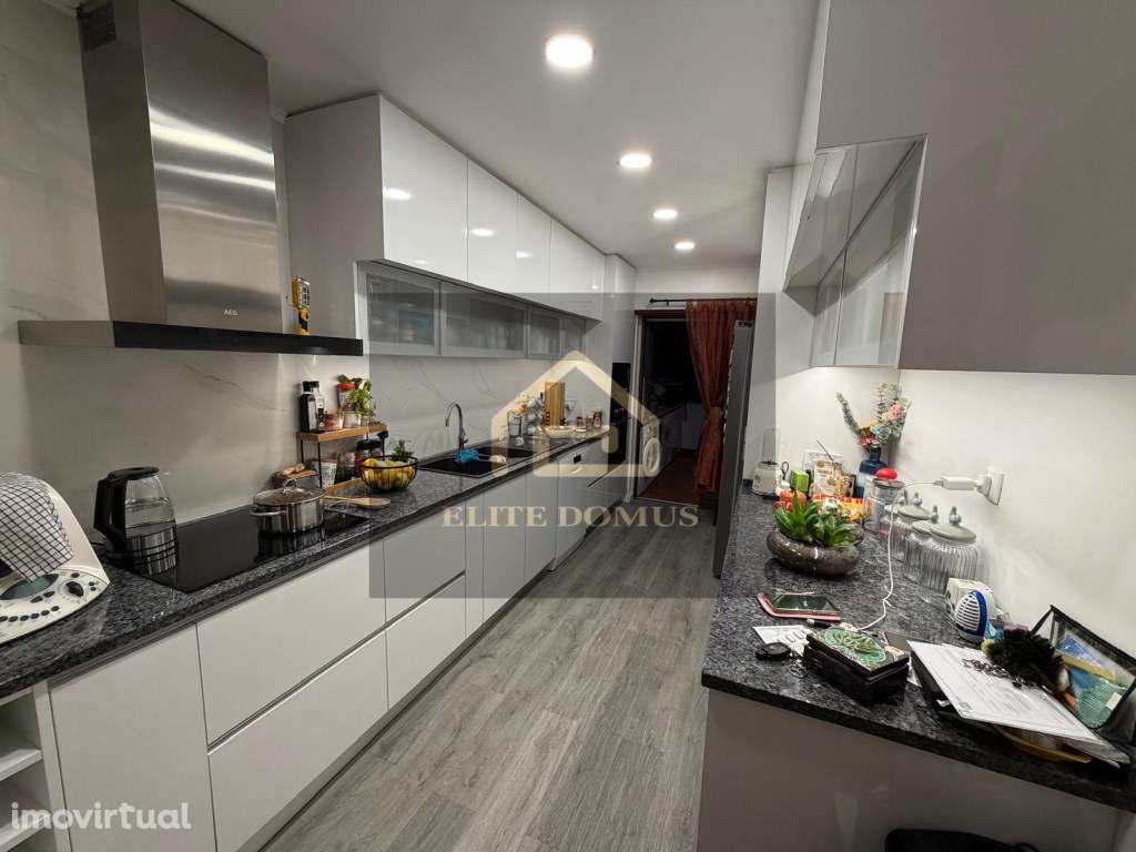 Magnífico Apartamento T3 com Terraço, Arrecadação e Estacionamento! - Grande imagem: 2/43