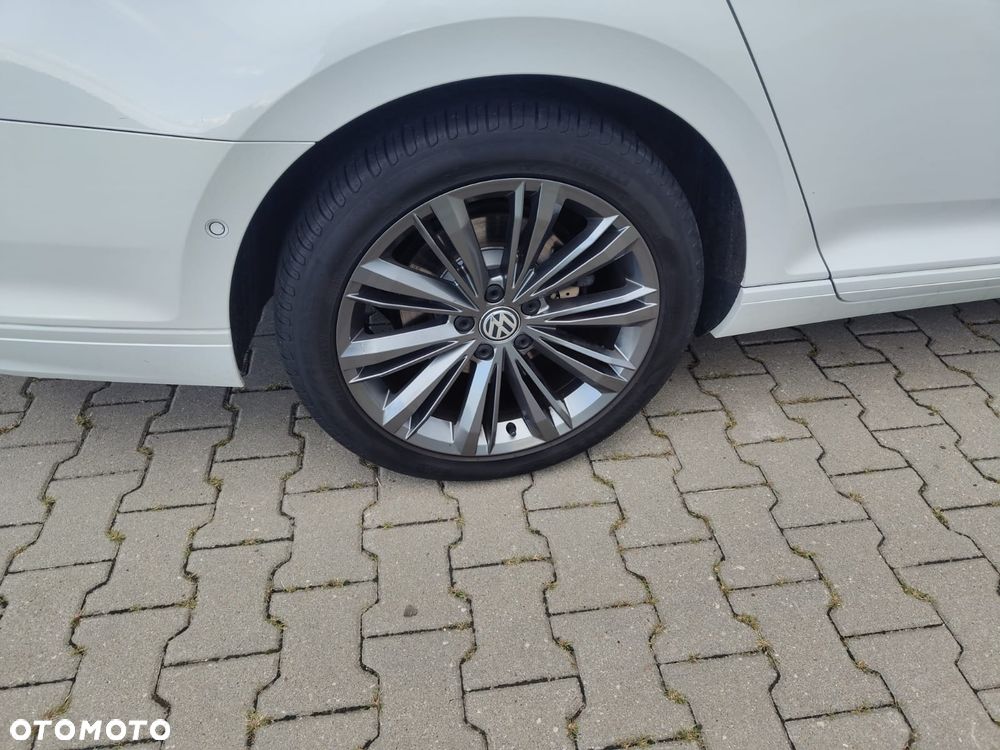 Volkswagen Passat 2.0 TDI SCR DSG Elegance - 13