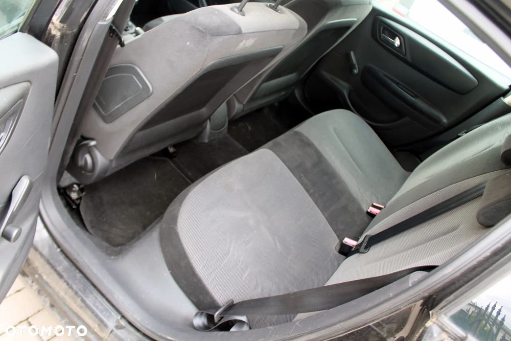 Citroën C4 1.4 16V Style - 13