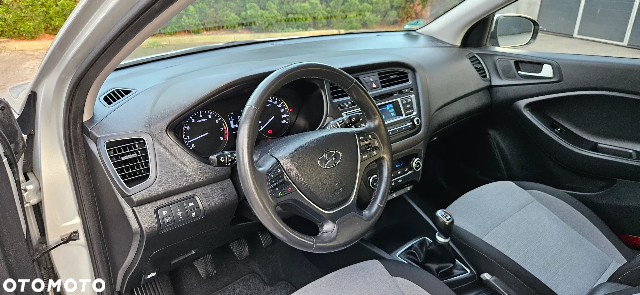 Hyundai i20 1.2 YES Silver - 16