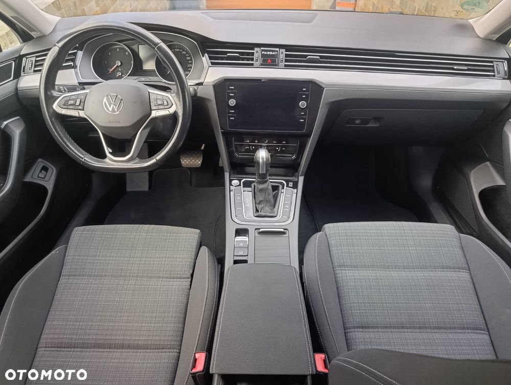 Volkswagen Passat 2.0 TDI SCR DSG Comfortline - 3