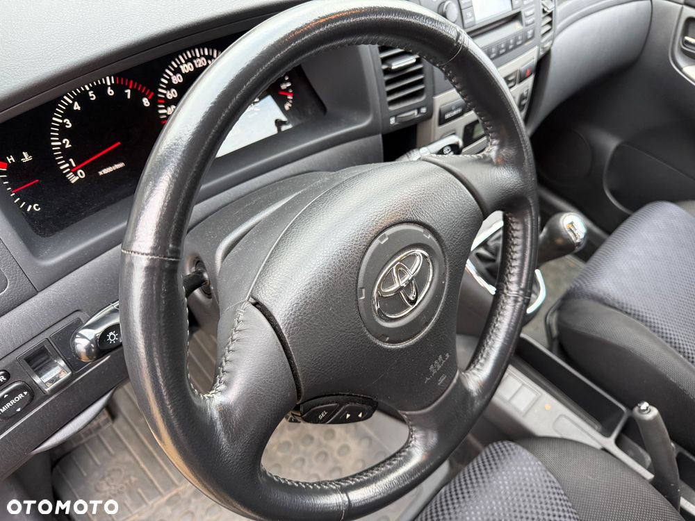 Toyota Corolla Verso 1.6 - 18