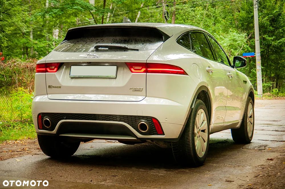 Jaguar E-Pace P200 AWD R-Dynamic SE - 11