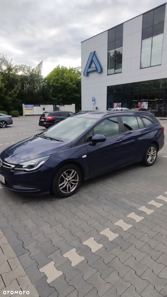 Opel Astra 1.6 CDTI Sport - 1