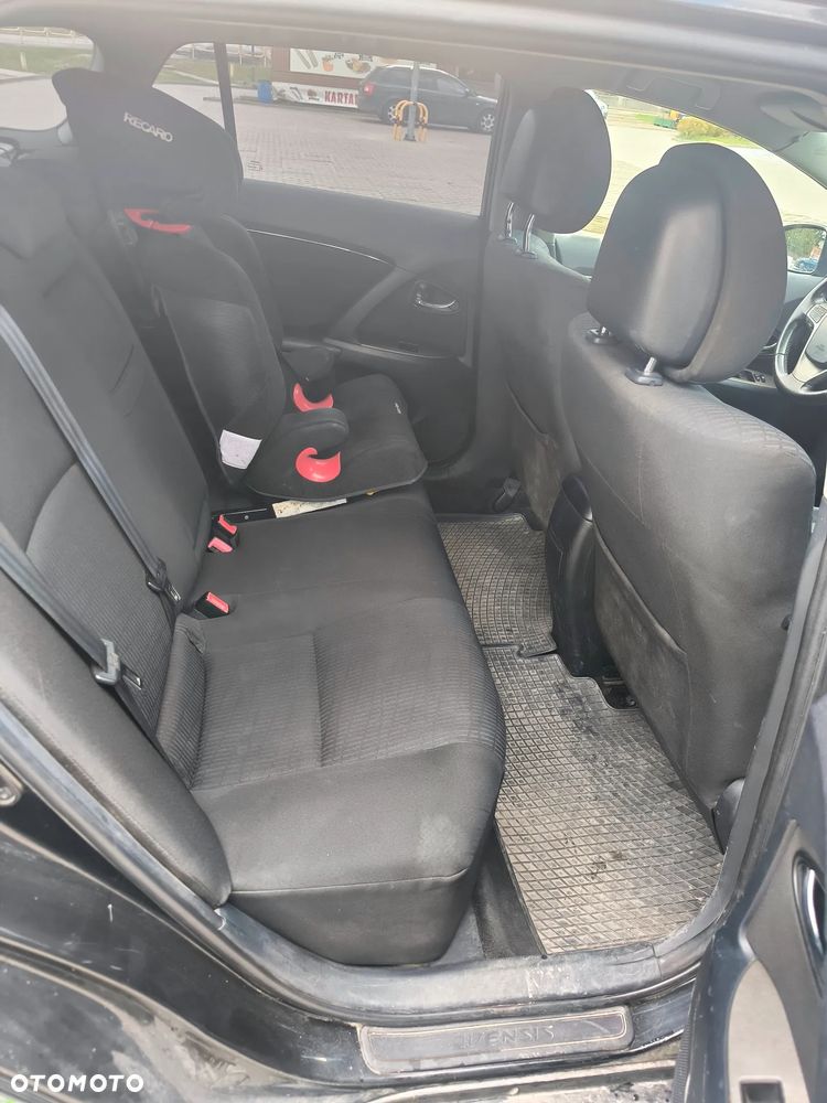 Toyota Avensis 2.0 D-4D Sol - 11