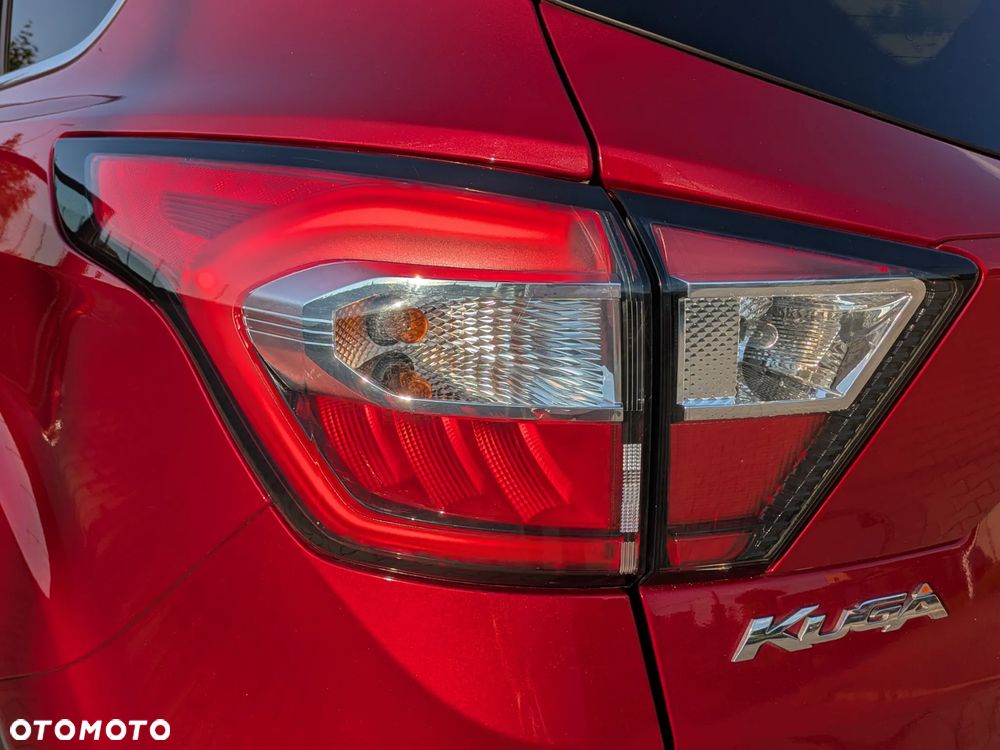 Ford Kuga 1.5 EcoBoost 2x4 Titanium - 17