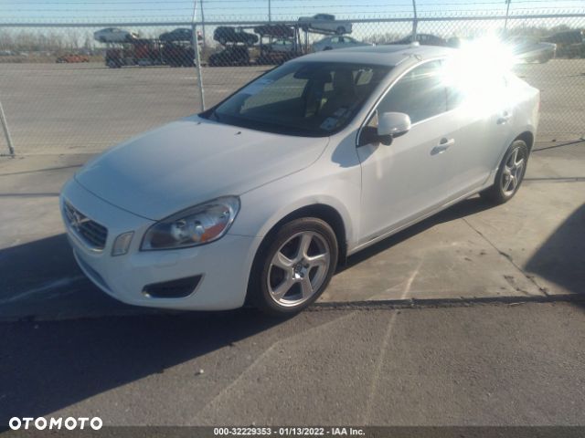 Volvo S60 2.5 T5 - 21