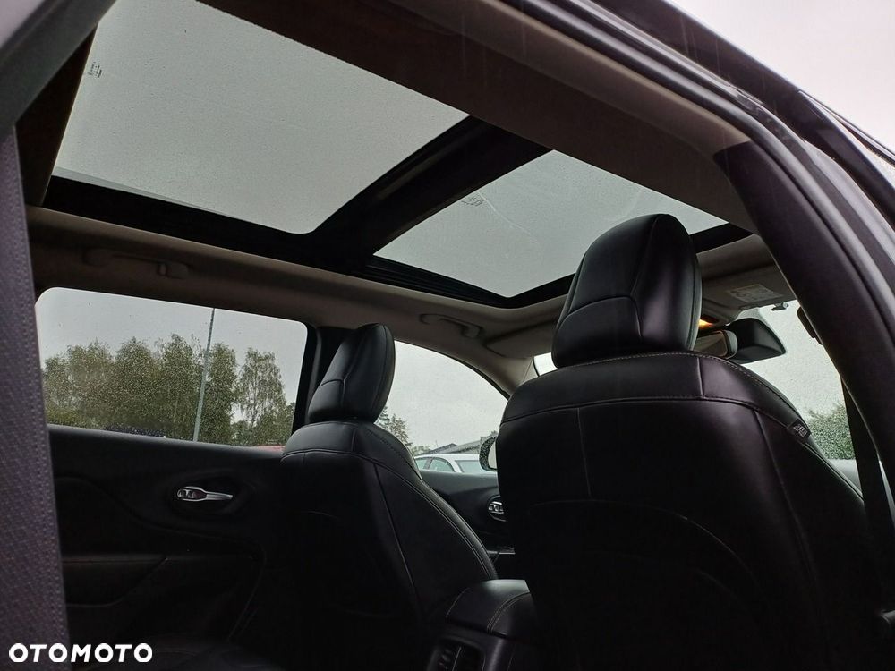 Jeep Cherokee - 14