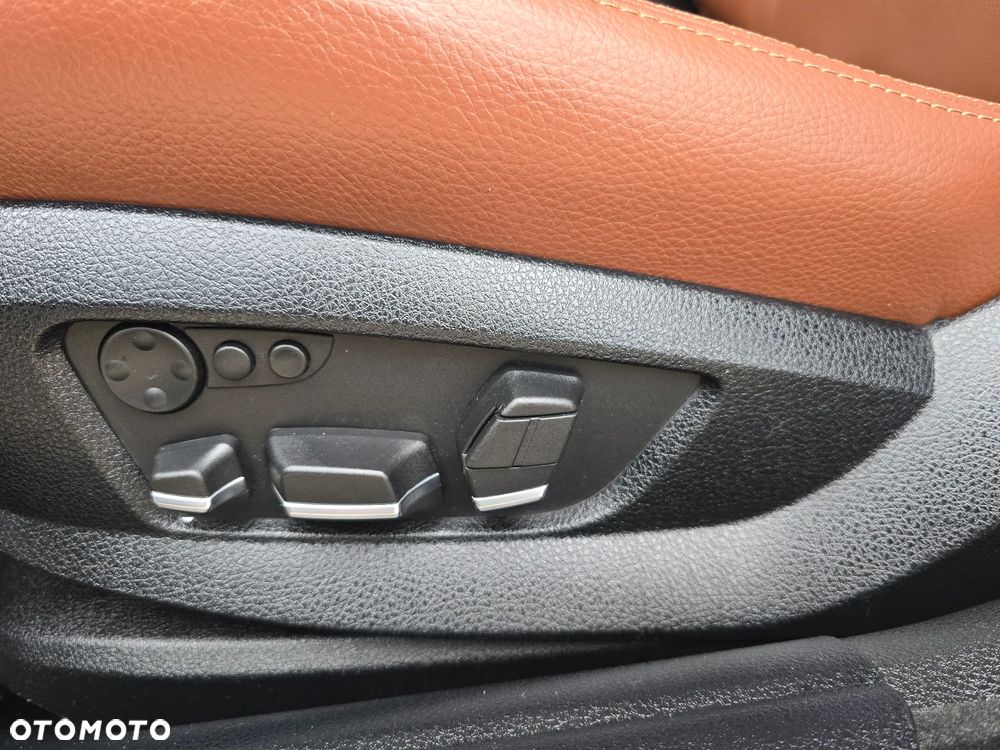 BMW Seria 5 525d Sport-Aut Luxury Line - 12