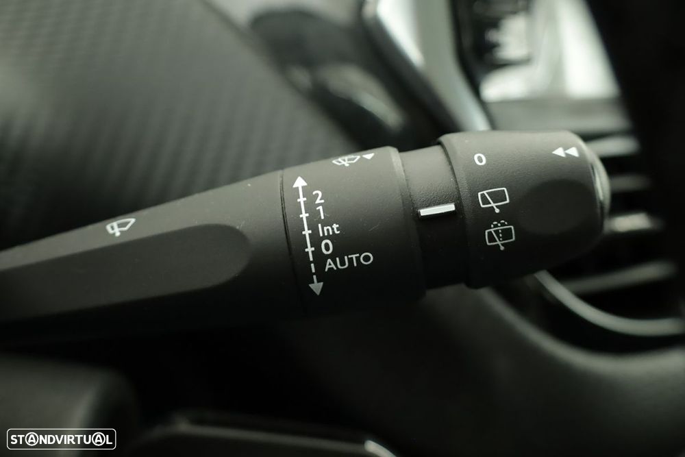 Peugeot 2008 1.2 PureTech Allure - 20