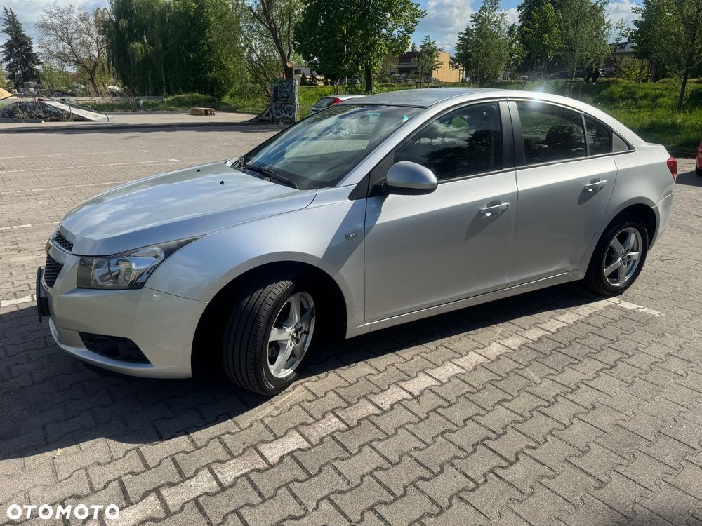Chevrolet Cruze 1.6 LS - 6