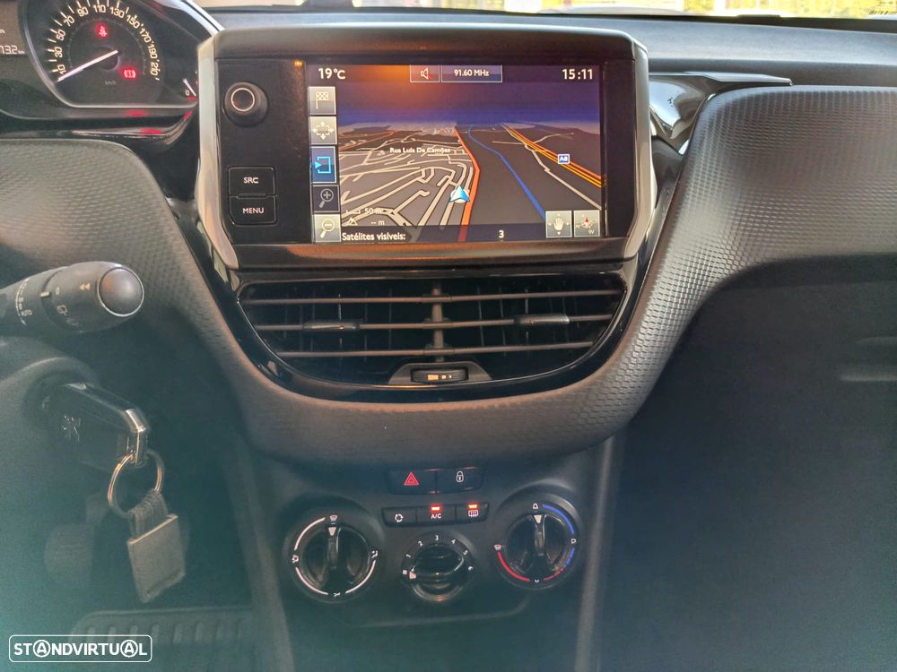 Peugeot 2008 1.2 PureTech Style - 21