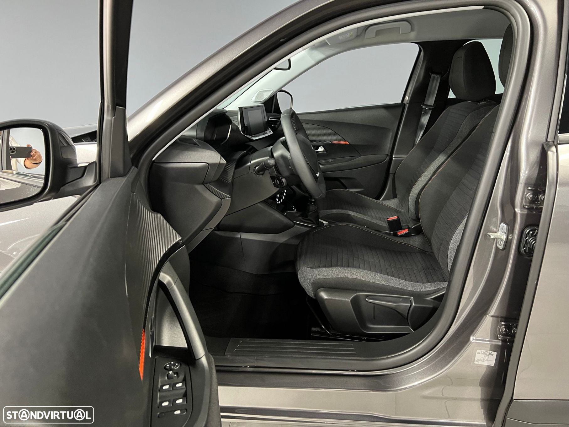 Peugeot 2008 1.2 PureTech Active Pack - 12