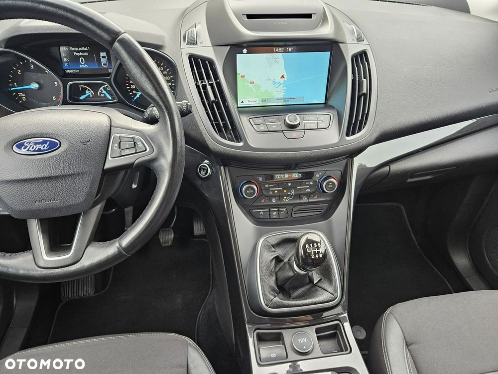 Ford Kuga 2.0 TDCi FWD Titanium Plus - 36