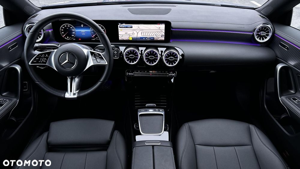 Mercedes-Benz CLA 200 Progressive 7G-DCT - 20
