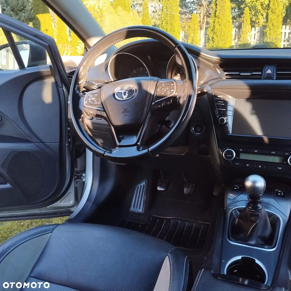 Toyota Avensis 2.0 D-4D Prestige - 18