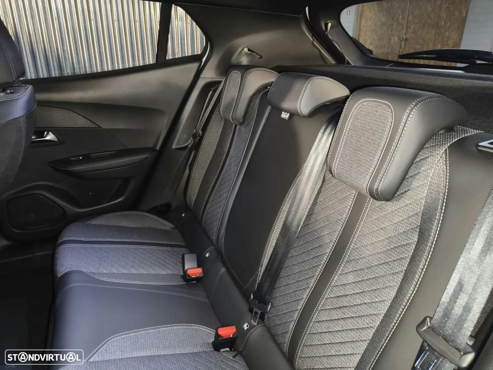 Peugeot e-2008 - 17