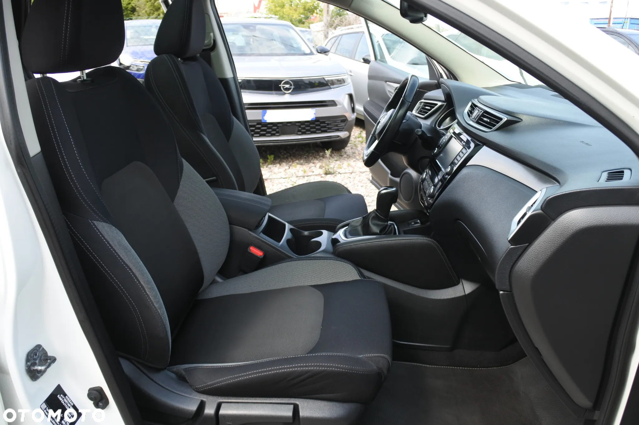Nissan Qashqai 1.2 DIG-T Xtronic TEKNA - 6