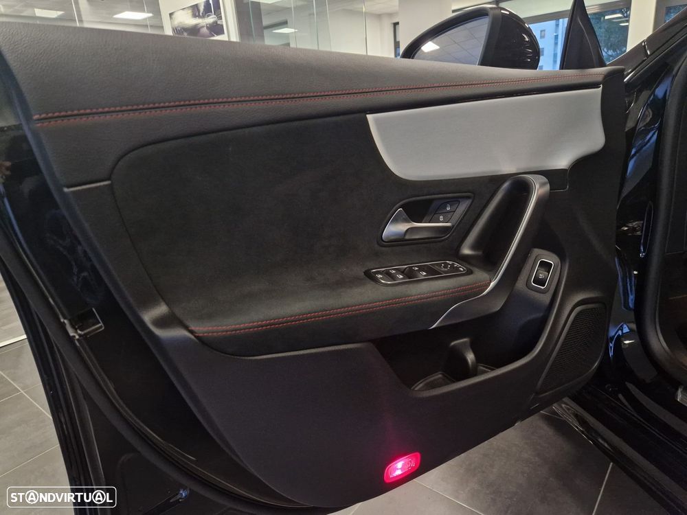 Mercedes-Benz CLA 200 Shooting Brake AMG Line Aut. - 16