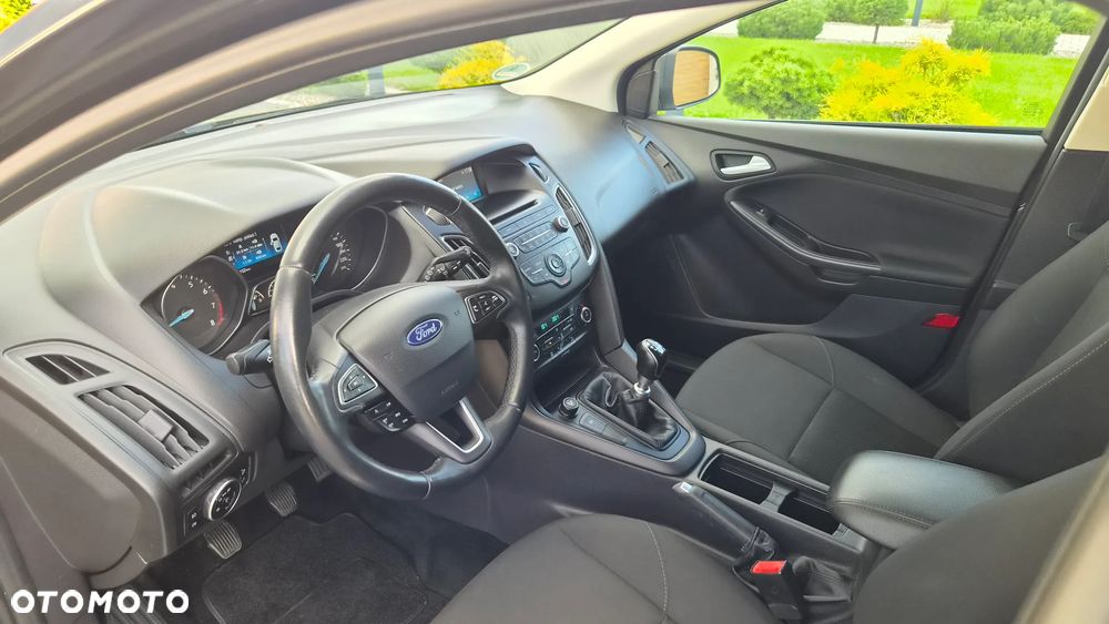 Ford Focus 1.0 EcoBoost STart-Stopp-System TITANIUM - 17