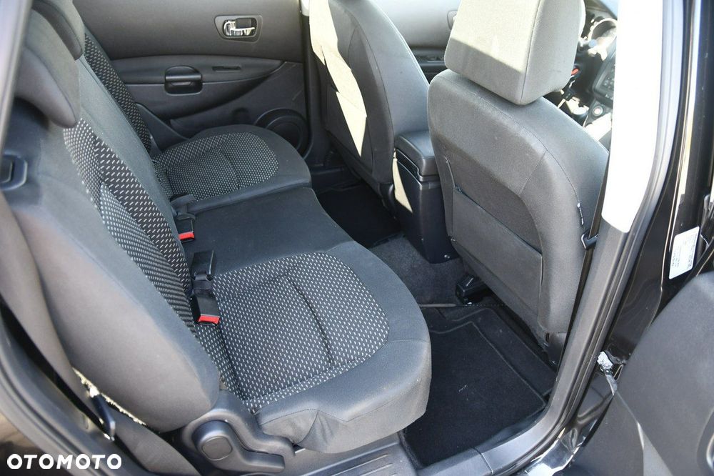 Nissan Qashqai+2 - 17