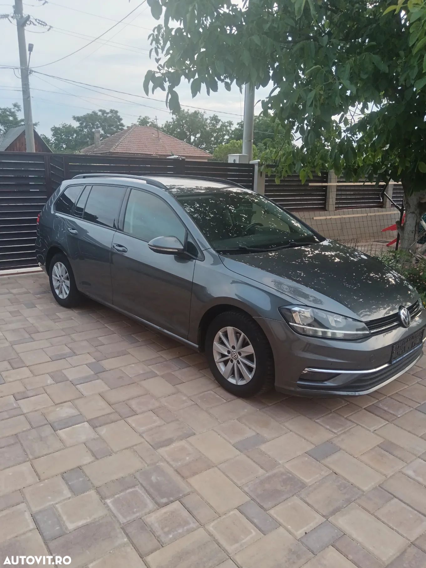 Volkswagen Golf 1.6 TDI DSG Comfortline - 1