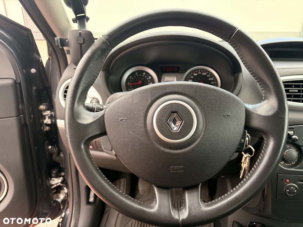 Renault Clio - 15