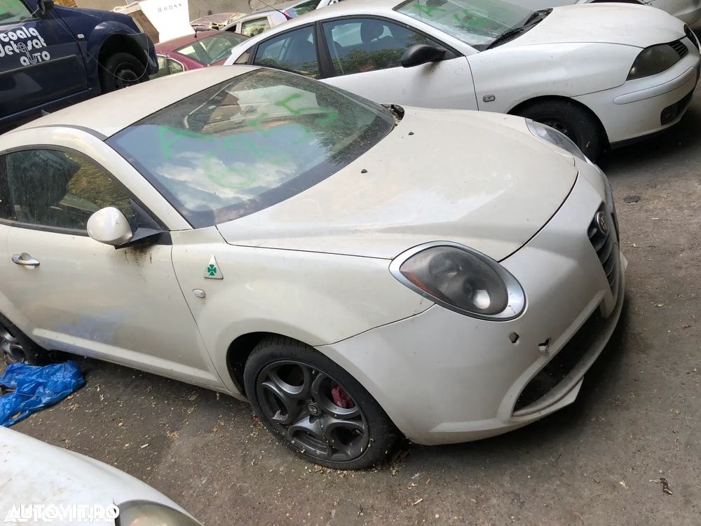 Usa stanga/Usa dreapta fata Alfa Romeo alb 2011 - 1