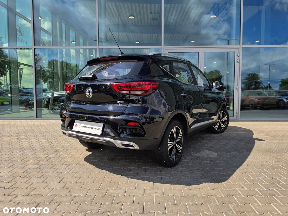 MG ZS - 6