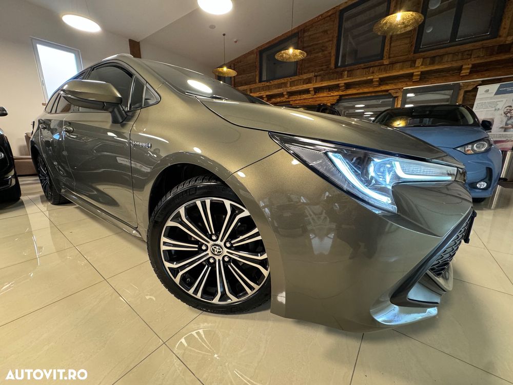 Toyota Corolla 1.8 Hybrid Team Deutschland - 1