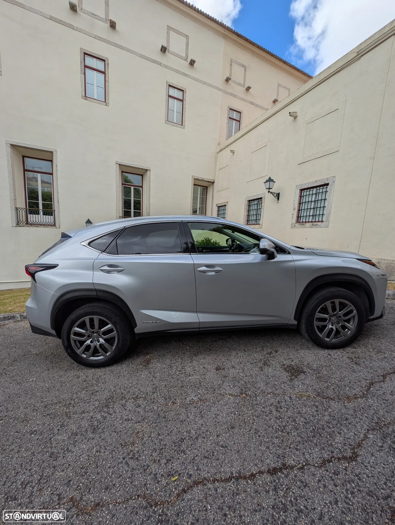 Lexus NX 300h Executive Plus - 2